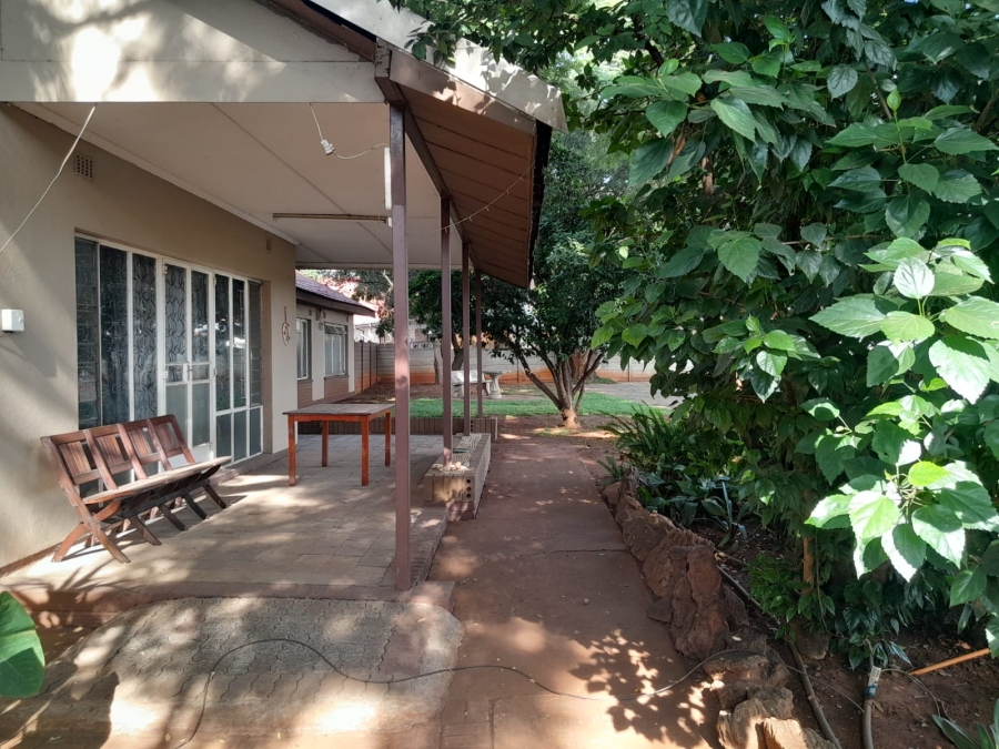 7 Bedroom Property for Sale in Rustenburg Central North West